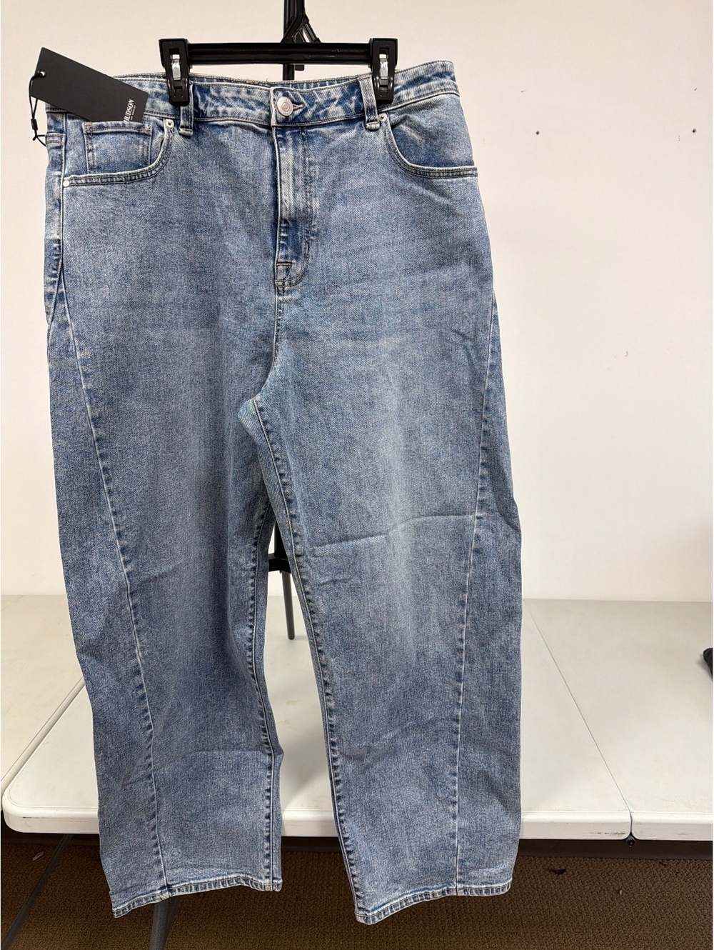 Hudson Los Angeles Women's Light Wash Denim Jeans 0015
